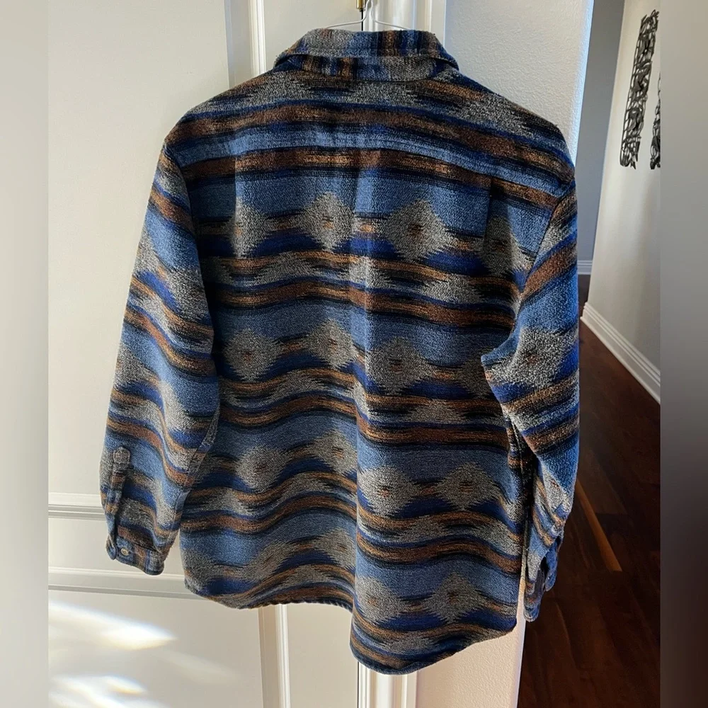 CLEARANCE Men’s L Guide Gear Blue & Gray Aztec Print Button Down Shirt Jacket - Picture 7 of 10